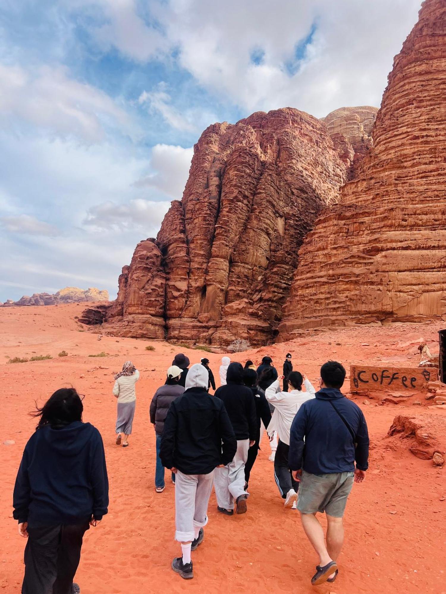 Wadi Rum Sunrise Camp ภายนอก รูปภาพ