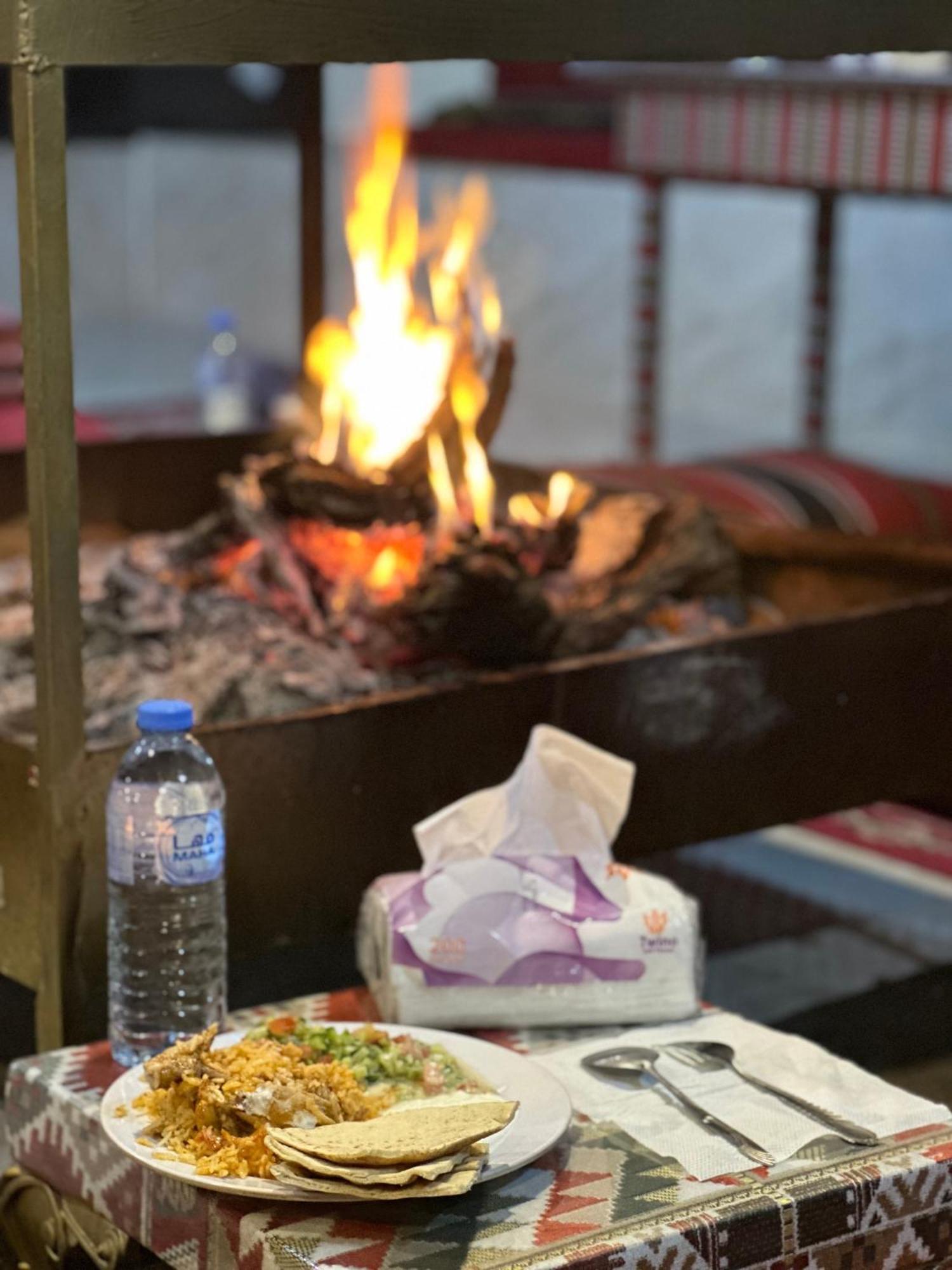 Wadi Rum Sunrise Camp ภายนอก รูปภาพ
